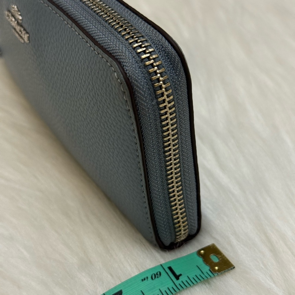 COACH - BLUE PEBBLED LEATHER LONG ZIP WALLET - Picture 16 of 16